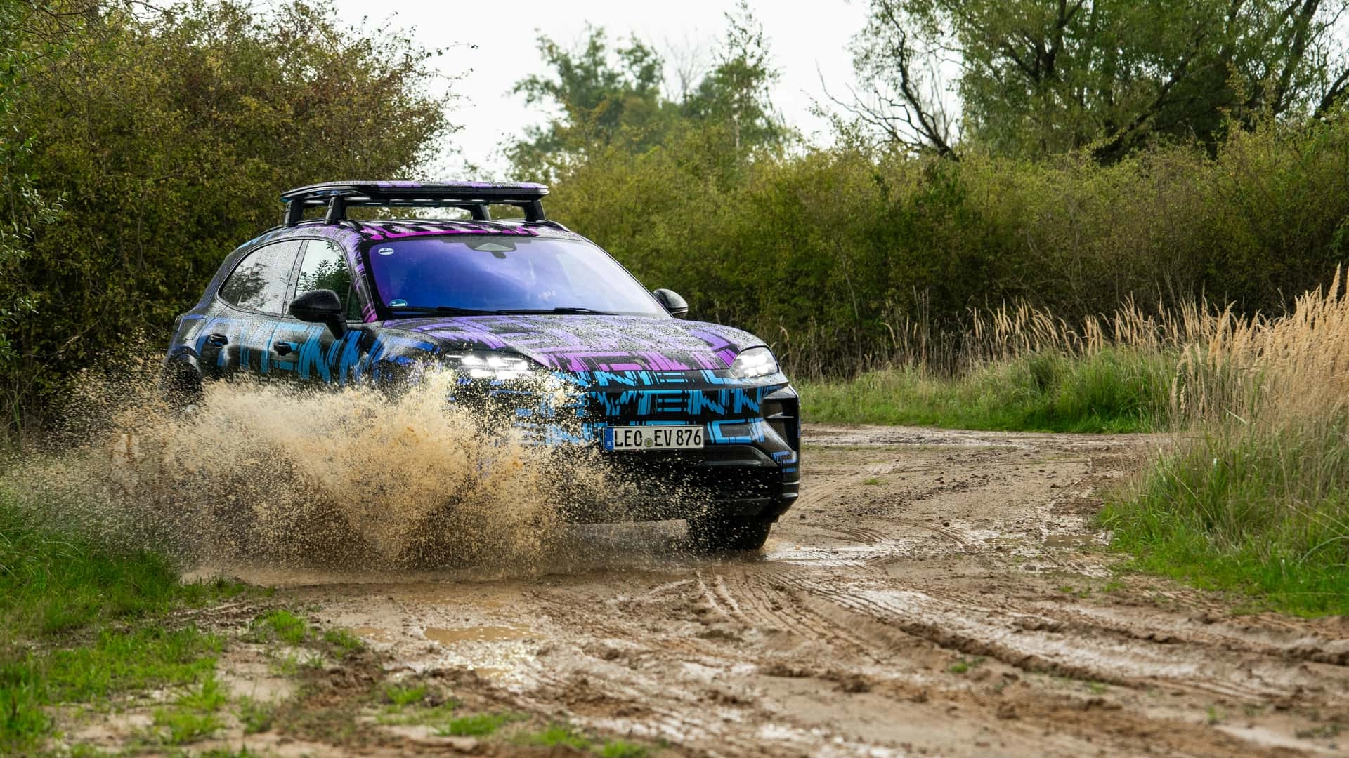 Porsche cayenne electric am porsche experience center in leipzig (3)